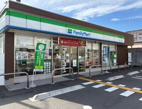 コンビニ　ファミリーマート赤川二丁目店（コンビニ）まで101m