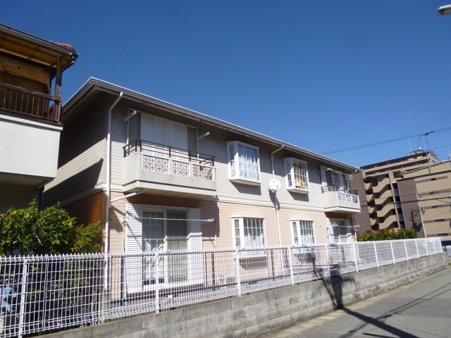 建物外観　敷地内に駐輪場があります☆
