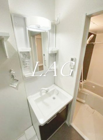 洗面設備　独立洗面台です。