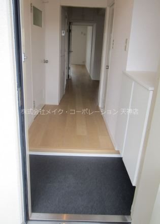 玄関　※写真は別部屋のため現状優先します。