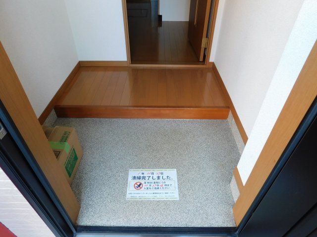 玄関　※同建物同型別のお部屋