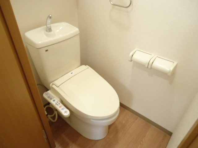 トイレ　シャワー付きトイレ