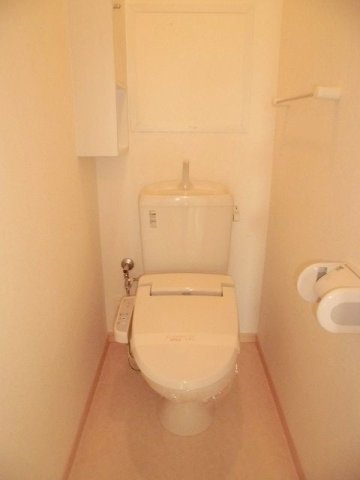 トイレ　清潔感のあるトイレです