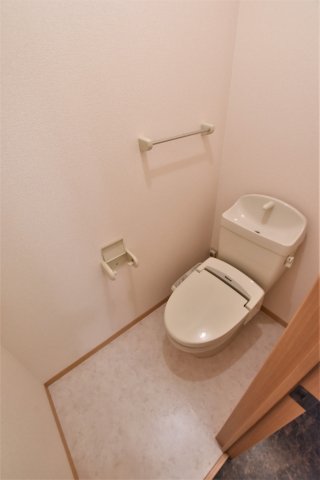 トイレ　同物件、類似間取りのイメージ写真です