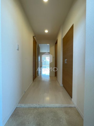 玄関　同マンション別部屋　参考写真