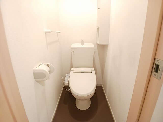 トイレ　落ち着いたトイレです