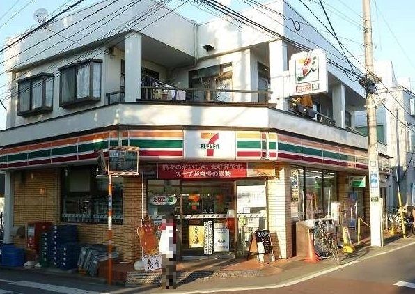 コンビニ　セブンイレブン 所沢航空公園駅（コンビニ）まで190m