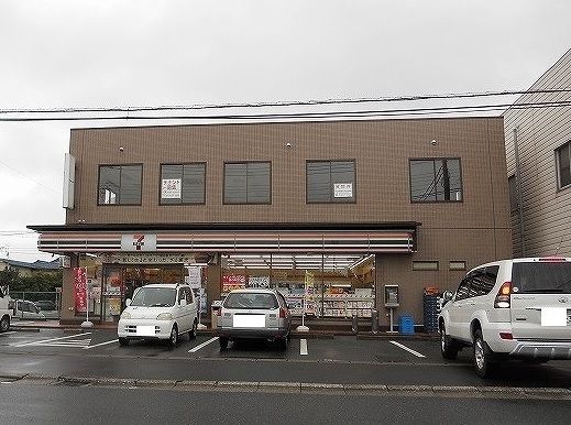 コンビニ　セブンイレブン木更津岩根店（コンビニ）まで400m