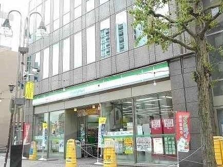 コンビニ　ファミリーマート（コンビニ）まで450m