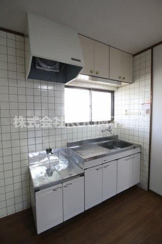 キッチン　コンパクトなキッチンで掃除もラクラク