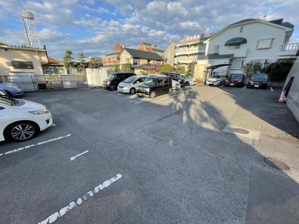 駐車場　駐車場