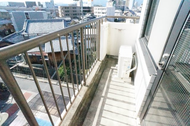 バルコニー　お洗濯にも便利なバルコニー付き