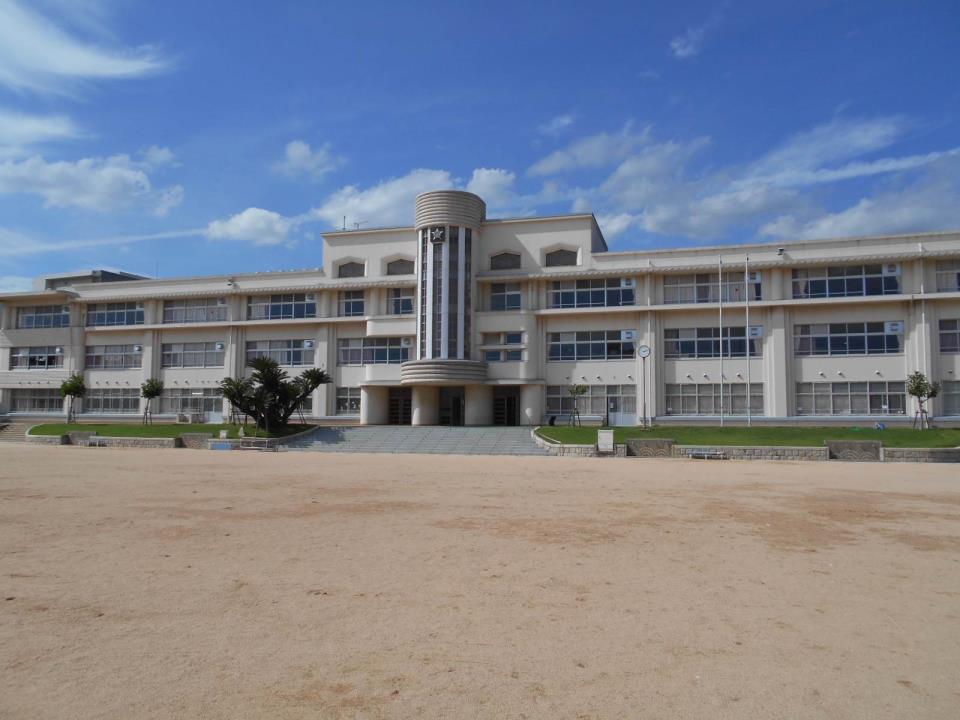 小学校　神戸市立魚崎小学校（小学校）まで295m