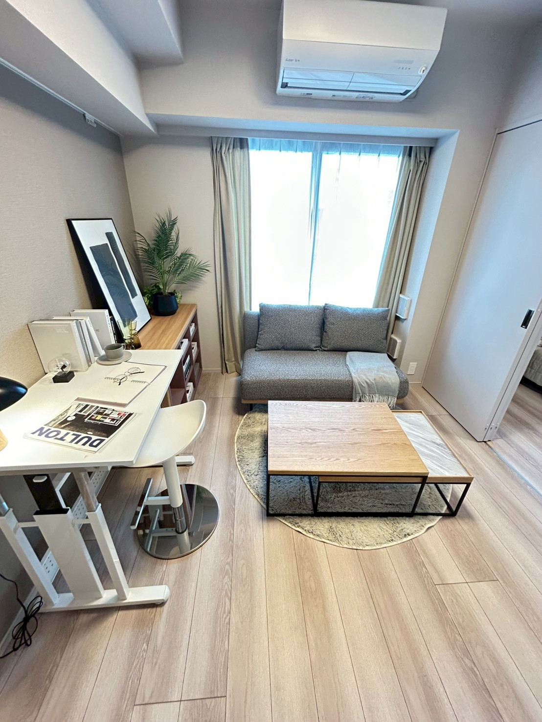 居室・リビング　モデルルームのため家具はつきません