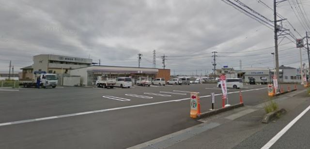 コンビニ　セブンイレブン（コンビニ）まで230m