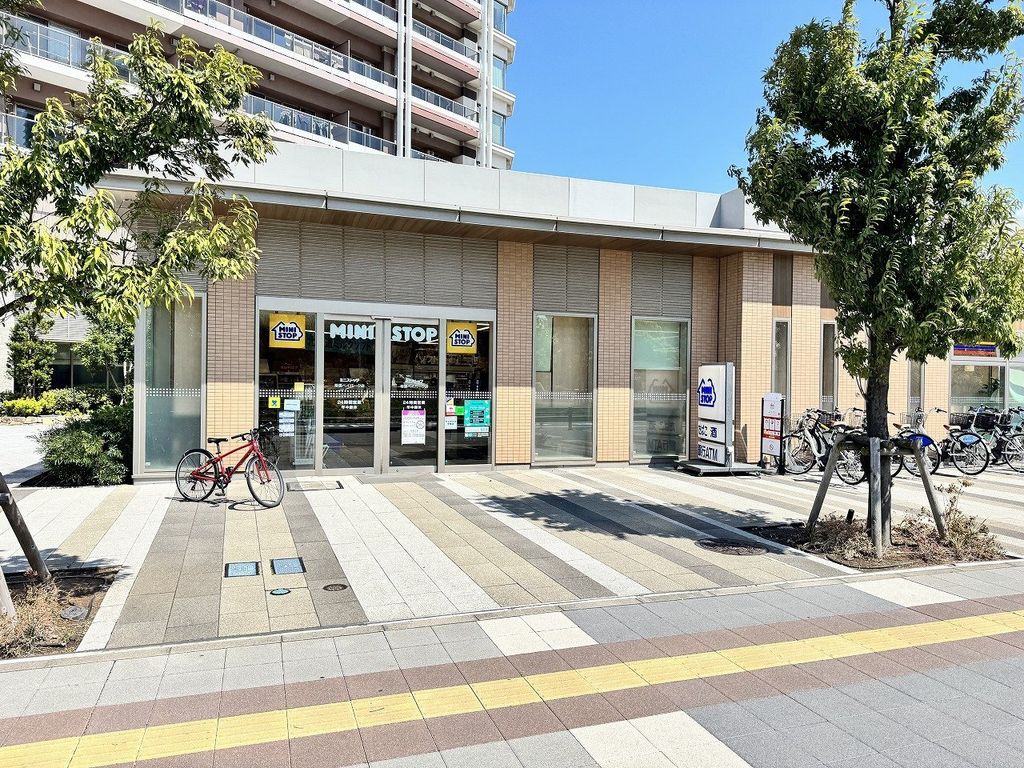 コンビニ　ミニストップ幕張ベイパーク店（コンビニ）まで130m