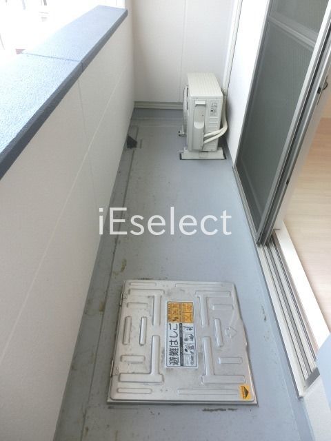 バルコニー　広々バルコニー