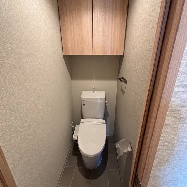 トイレ　※写真は同タイプ住戸です。