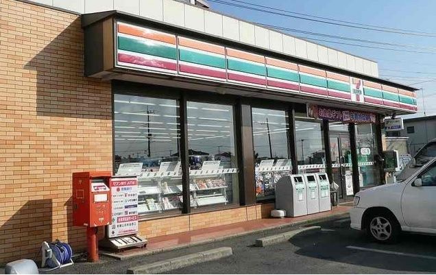 コンビニ　セブンイレブン（コンビニ）まで1500m