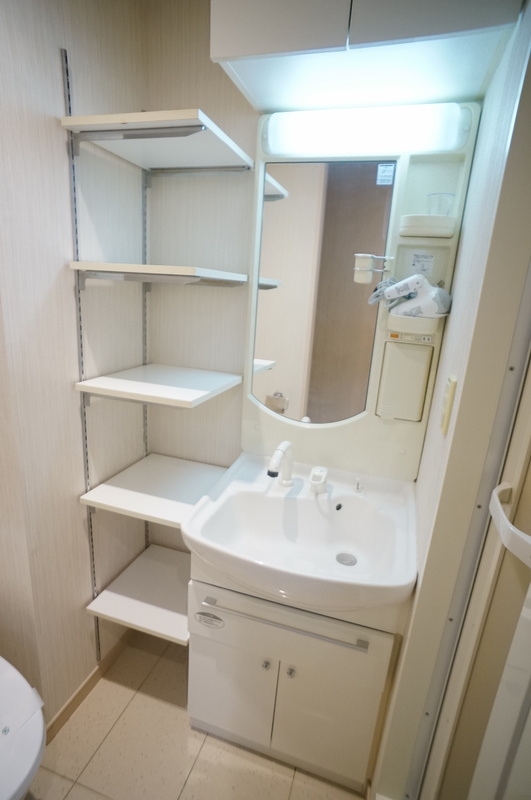 洗面設備　家具家電の設置がないお部屋となります。