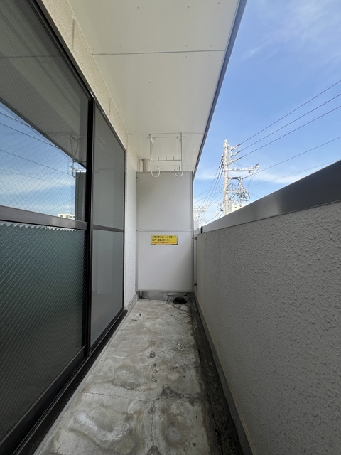 バルコニー　バルコニー付！お天気のいい日は洗濯物も気持ちよく干せます！