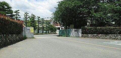 中学校　一宮中学校（中学校）まで420m