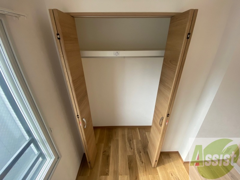 収納　寝室の収納です。部屋がすっきり片付きます。