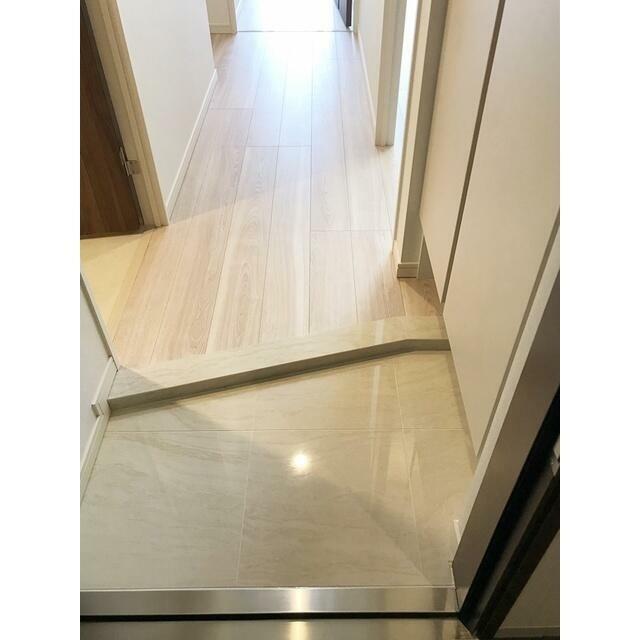 玄関　同タイプ・別部屋