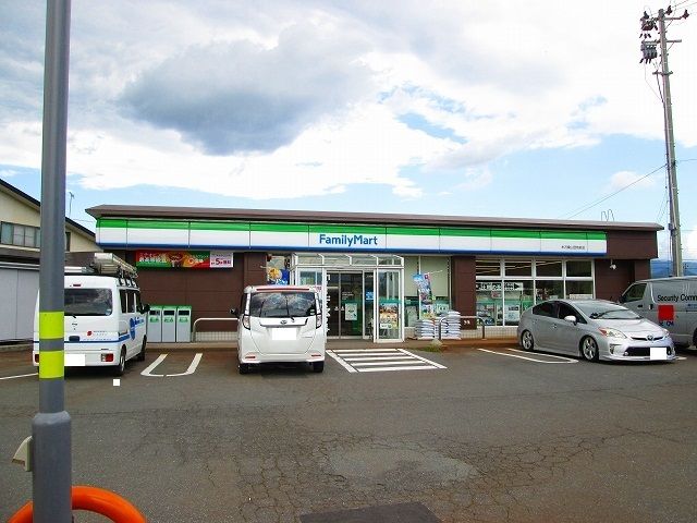 コンビニ　ファミリーマート桑山団地前店（コンビニ）まで300m