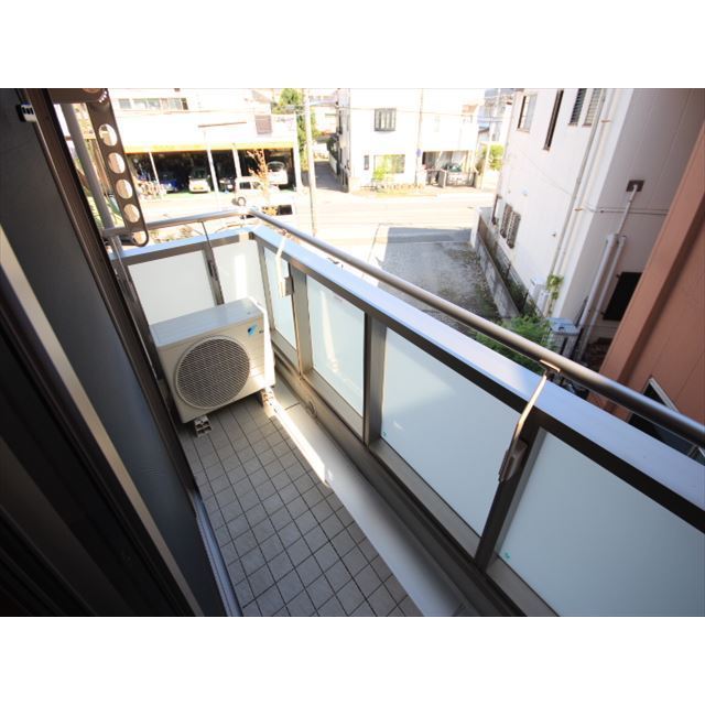 バルコニー　主要採光面南向き