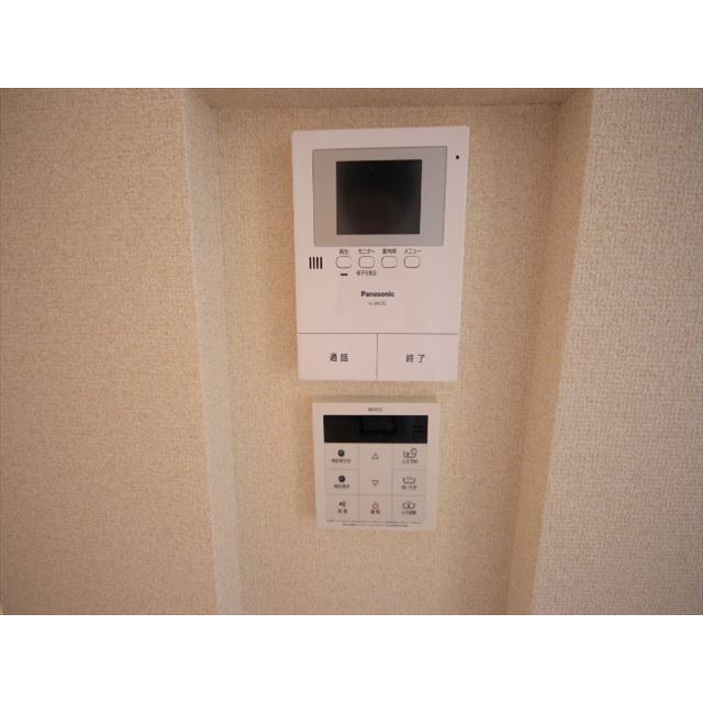 セキュリティ　モニタ付きインターホン完備
