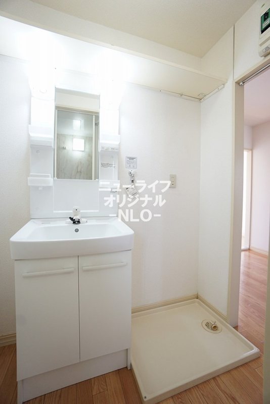 洗面設備　洗面化粧台　毎日使う物はキャビネットに収納できます☆