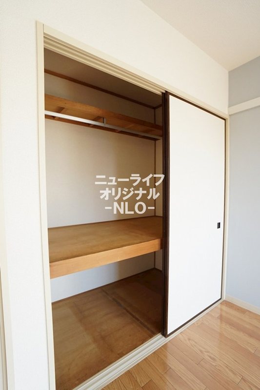 収納　洋服の収納に便利なハンガーパイプ付き☆