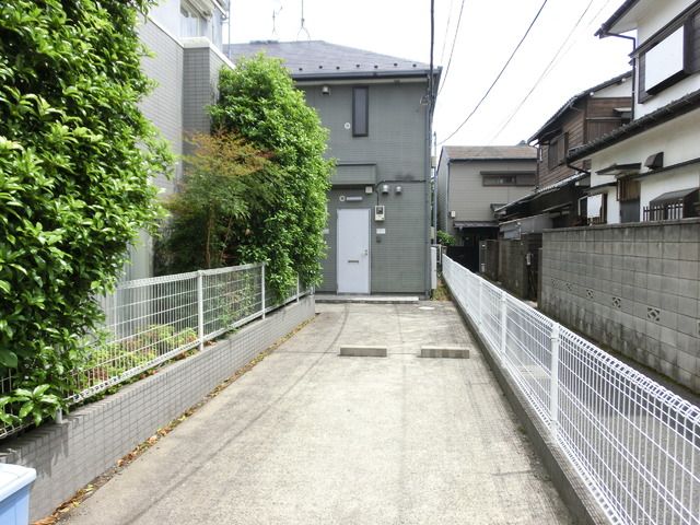 エントランス　★敷地内入口スペースです★