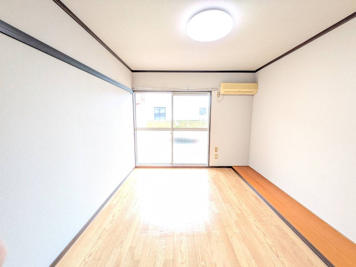 ハイツアメニティ館の居間写真