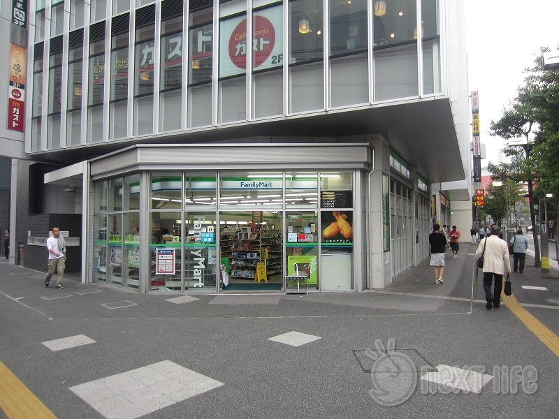 コンビニ　ファミリーマート京急川崎駅前店（コンビニ）まで155m