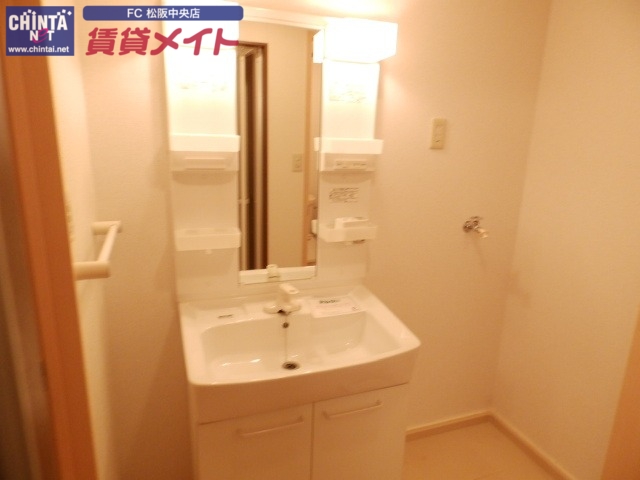 洗面設備　反転タイプ写真