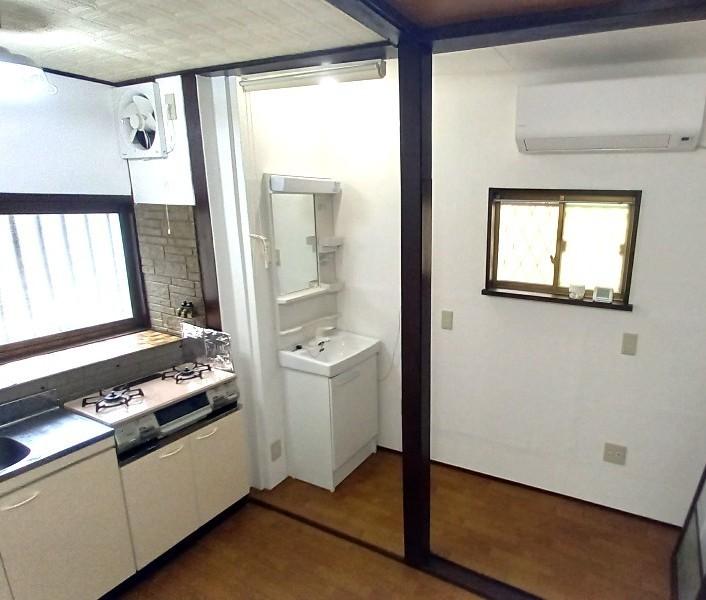 キッチン　エアコンは新品です