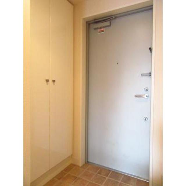 玄関　※写真は同タイプ住戸です。