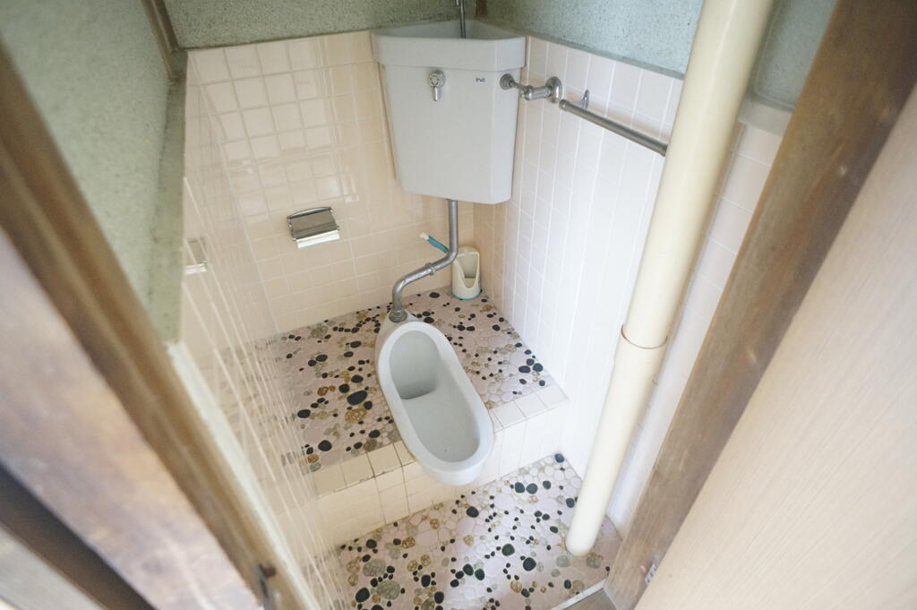 トイレ　同型の写真です