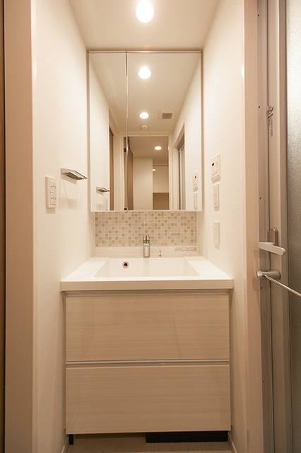 洗面設備　※写真は同タイプ住戸です。