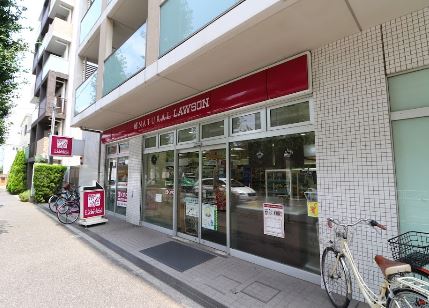 コンビニ　ナチュラルローソン 駒沢五丁目店（コンビニ）まで140m
