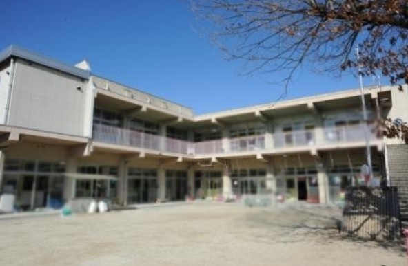 幼稚園・保育園　八尾市立曙川幼稚園（幼稚園・保育園）まで410m