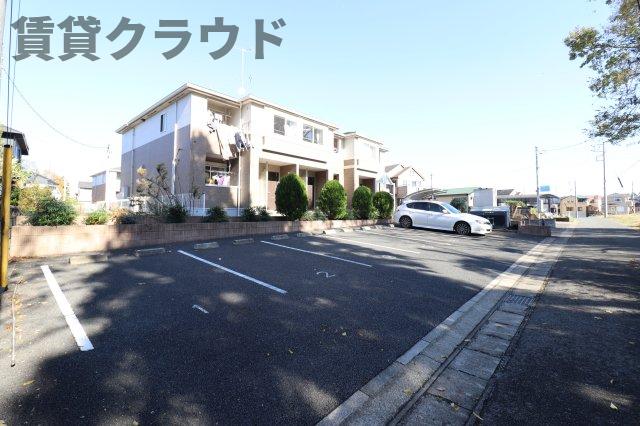 駐車場　駐車場があるので、車を買う予定の方も安心です