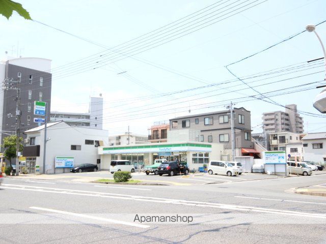 コンビニ　ファミリーマート（コンビニ）まで873m