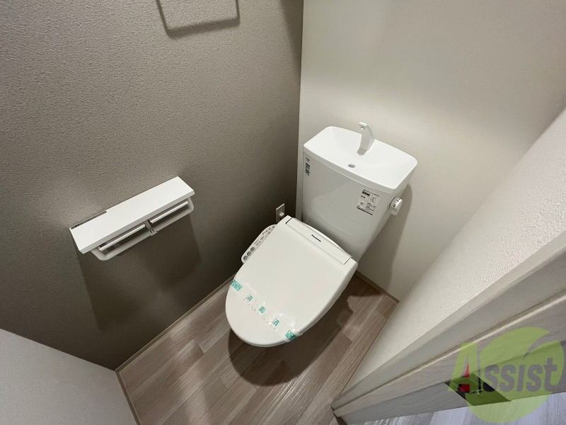 トイレ　シャワートイレになっているので快適です！