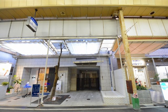 建物外観　オートロック付きで安心！宅配ボックス付きで便利！