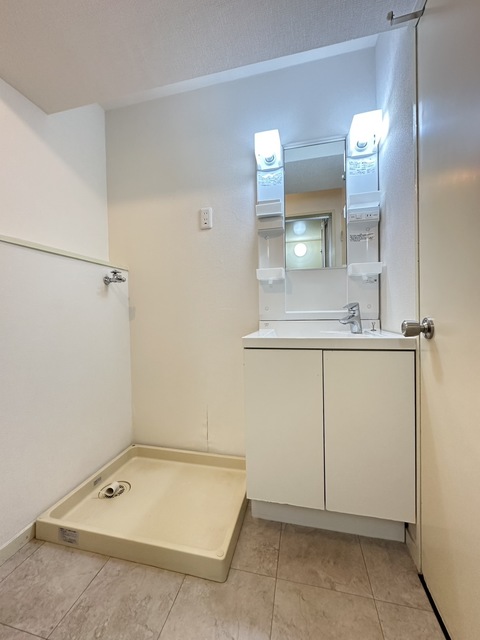 洗面設備　別部屋参考写真です