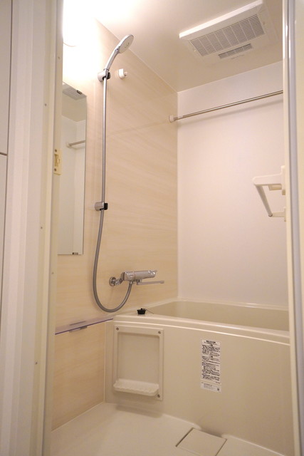 バス・シャワールーム　※写真は同タイプ住戸です。