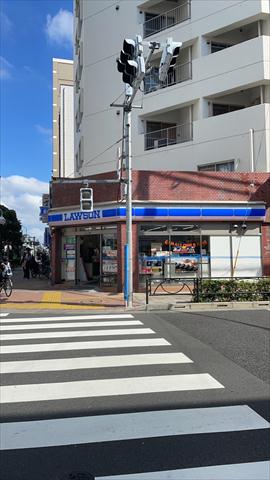 コンビニ　ローソン（コンビニ）まで772m